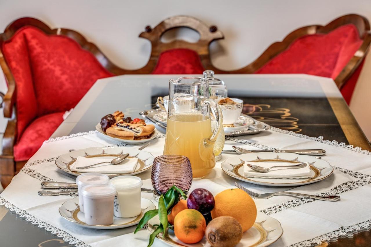 Bed and Breakfast Palazzo Stunis - Dimora Di Charme à Ostuni Extérieur photo