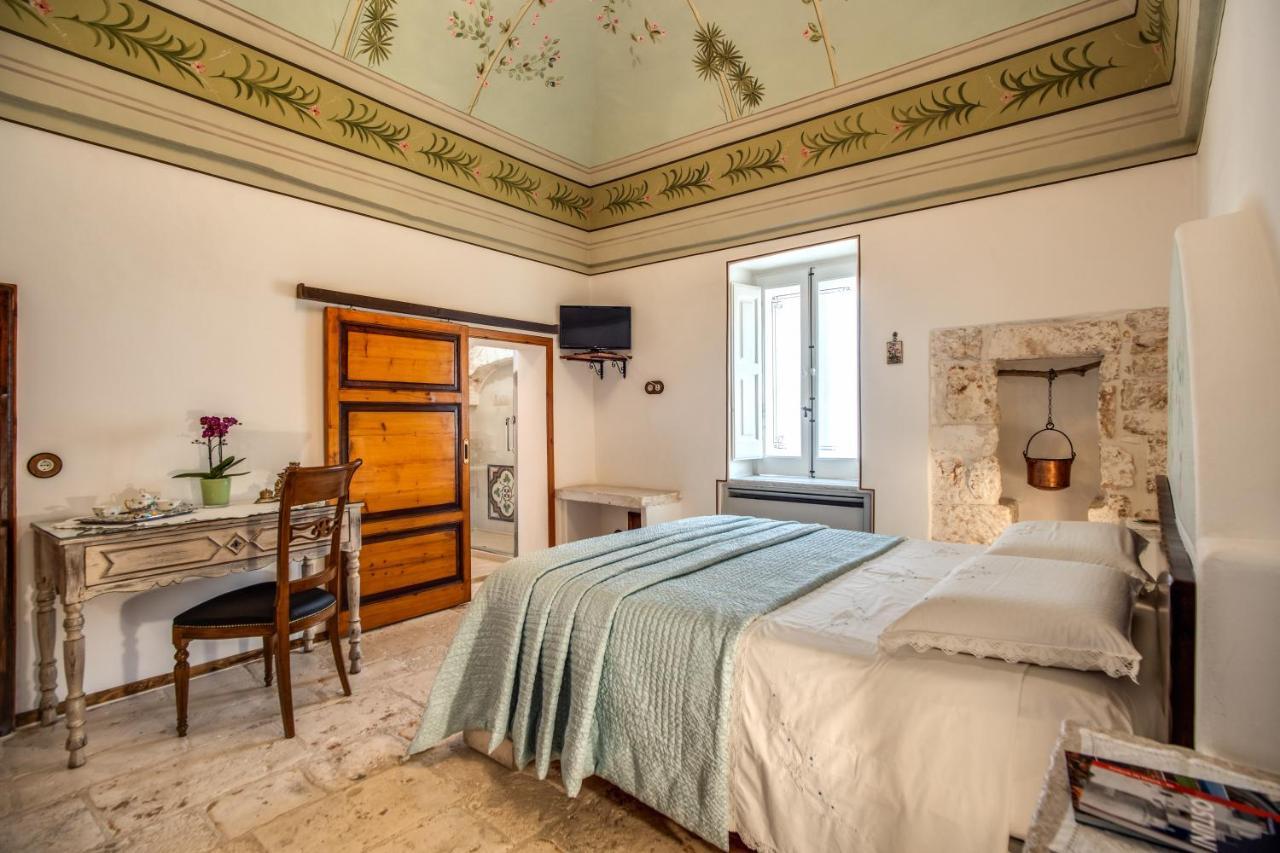 Bed and Breakfast Palazzo Stunis - Dimora Di Charme à Ostuni Extérieur photo