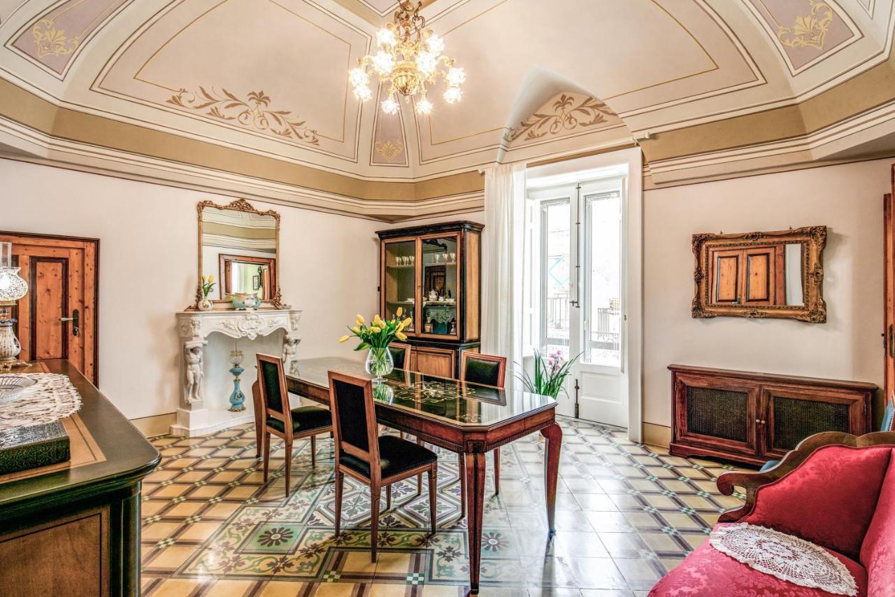 Bed and Breakfast Palazzo Stunis - Dimora Di Charme à Ostuni Extérieur photo