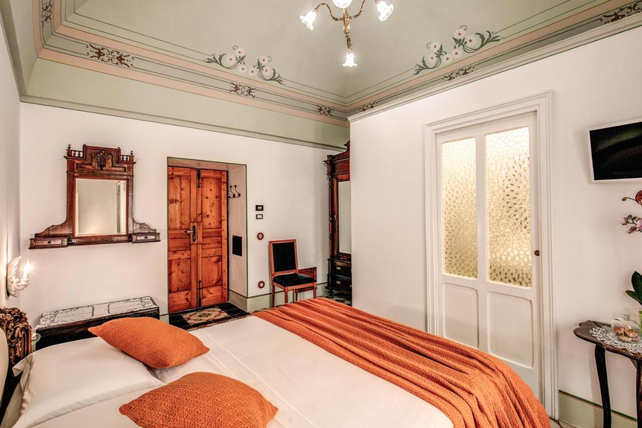Bed and Breakfast Palazzo Stunis - Dimora Di Charme à Ostuni Extérieur photo