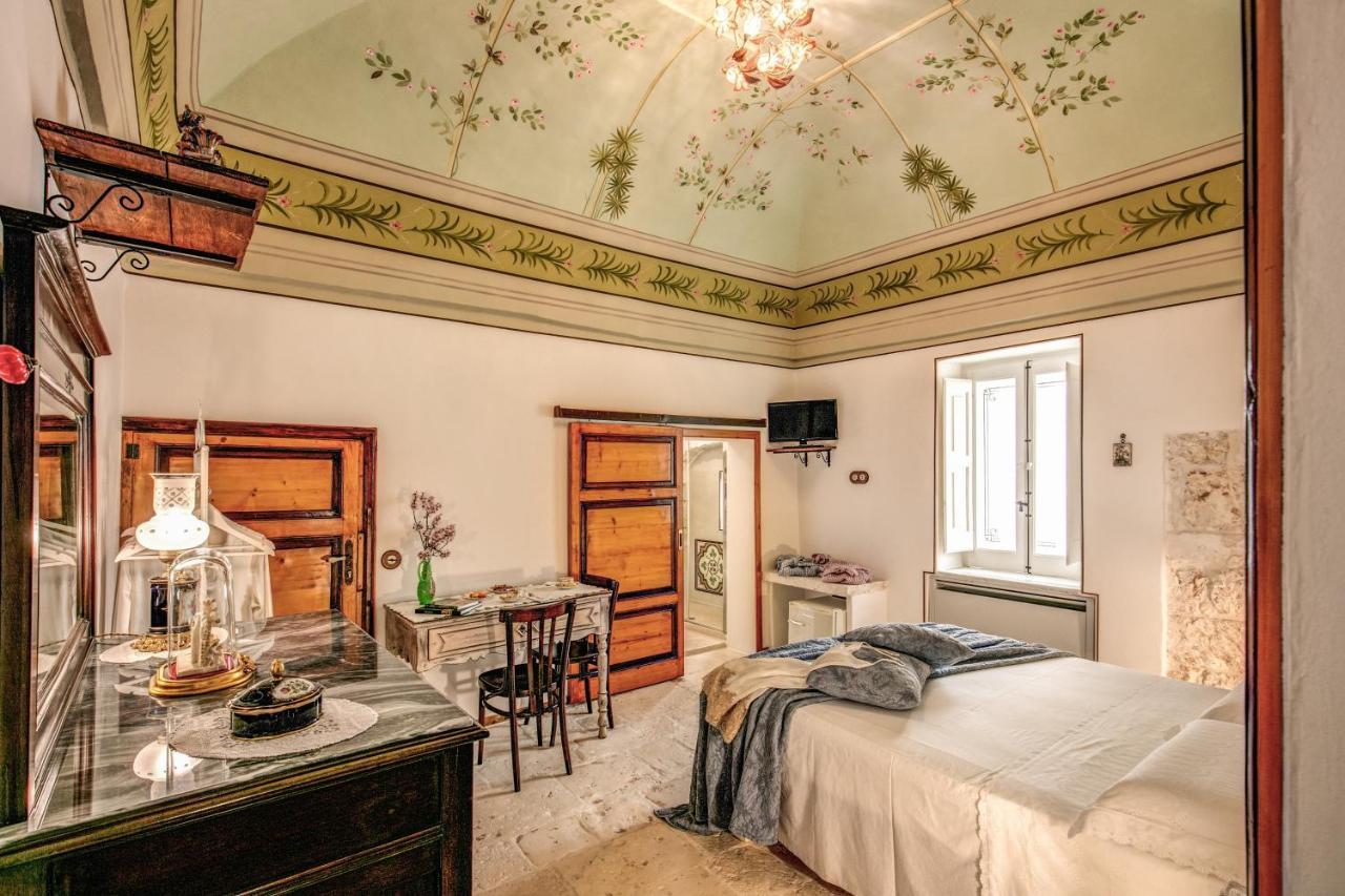 Bed and Breakfast Palazzo Stunis - Dimora Di Charme à Ostuni Extérieur photo