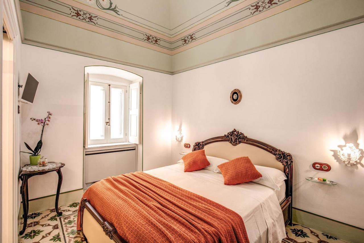 Bed and Breakfast Palazzo Stunis - Dimora Di Charme à Ostuni Extérieur photo