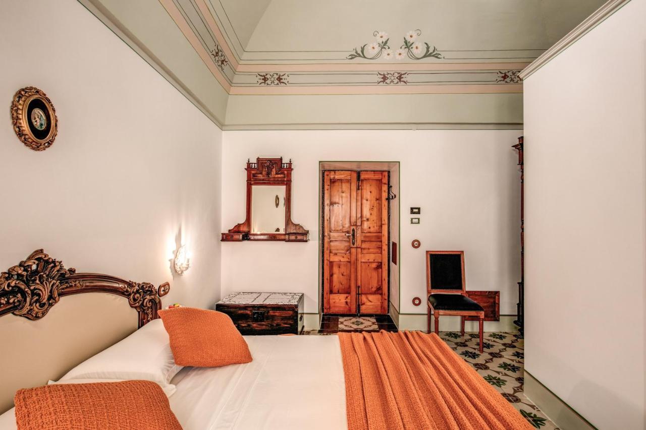 Bed and Breakfast Palazzo Stunis - Dimora Di Charme à Ostuni Extérieur photo