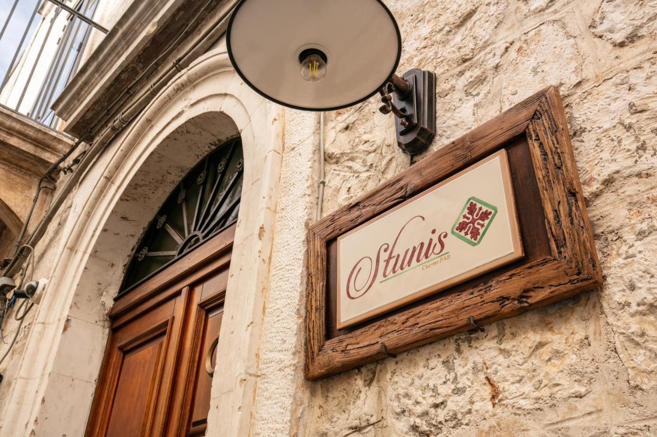 Bed and Breakfast Palazzo Stunis - Dimora Di Charme à Ostuni Extérieur photo